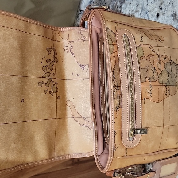 🌵Alviero Martini  EUC Classe Geo Print Crossbody/Shoulder Map Bag - Picture 11 of 14